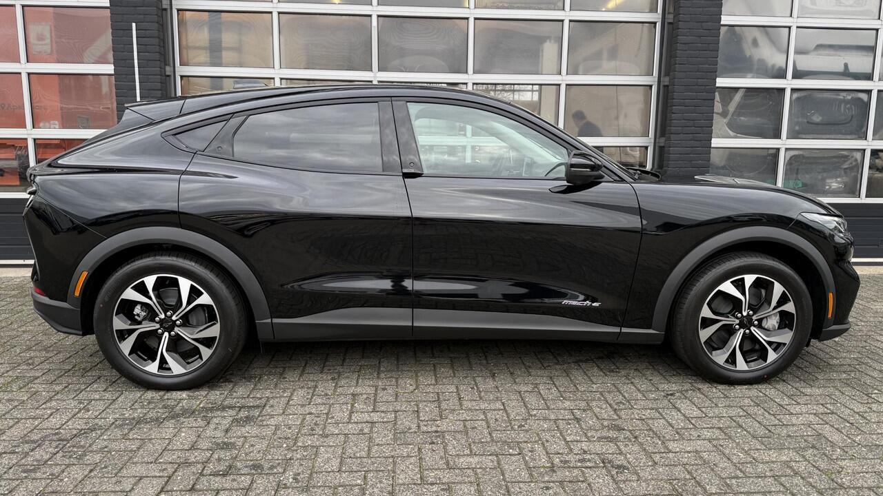 Ford MUSTANG Mach-E Standard RWD 75 kWh Voordeel ¤1.000,- | Snel direct leverbaar |