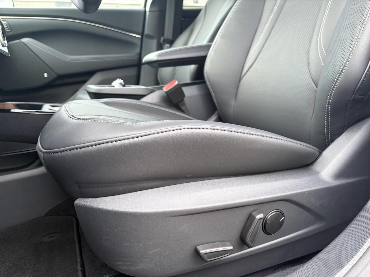 Ford MUSTANG Mach-E Standard RWD 72,6 kWh | Adaptieve Cruise Control | Stoel,- Stuur & Voorruitverwarming | Warmtepomp