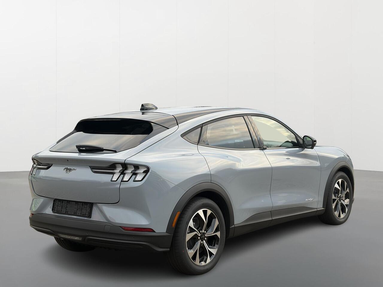 Ford MUSTANG Mach-E Standard RWD 72,6 kWh | Adaptieve Cruise Control | Stoel,- Stuur & Voorruitverwarming | Warmtepomp