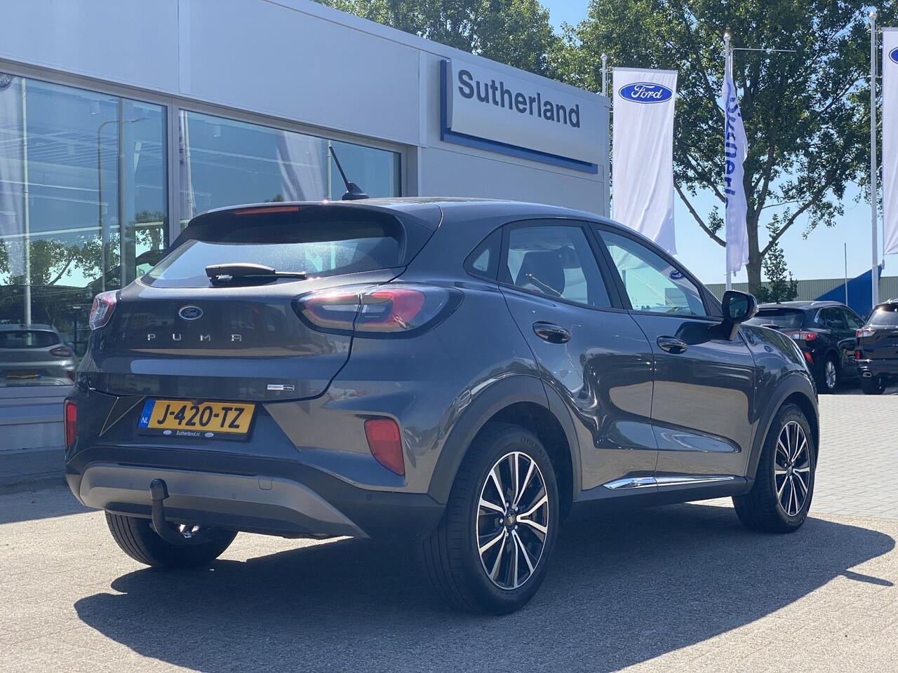 Ford PUMA 1.0 EcoBoost Hybrid Titanium 125pk | Comfort pakket | Winterpack | Panoramadak | Trekhaak | Adaptieve Cruise | BLIS