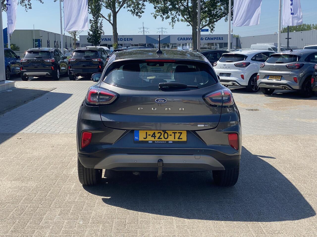 Ford PUMA 1.0 EcoBoost Hybrid Titanium 125pk | Comfort pakket | Winterpack | Panoramadak | Trekhaak | Adaptieve Cruise | BLIS