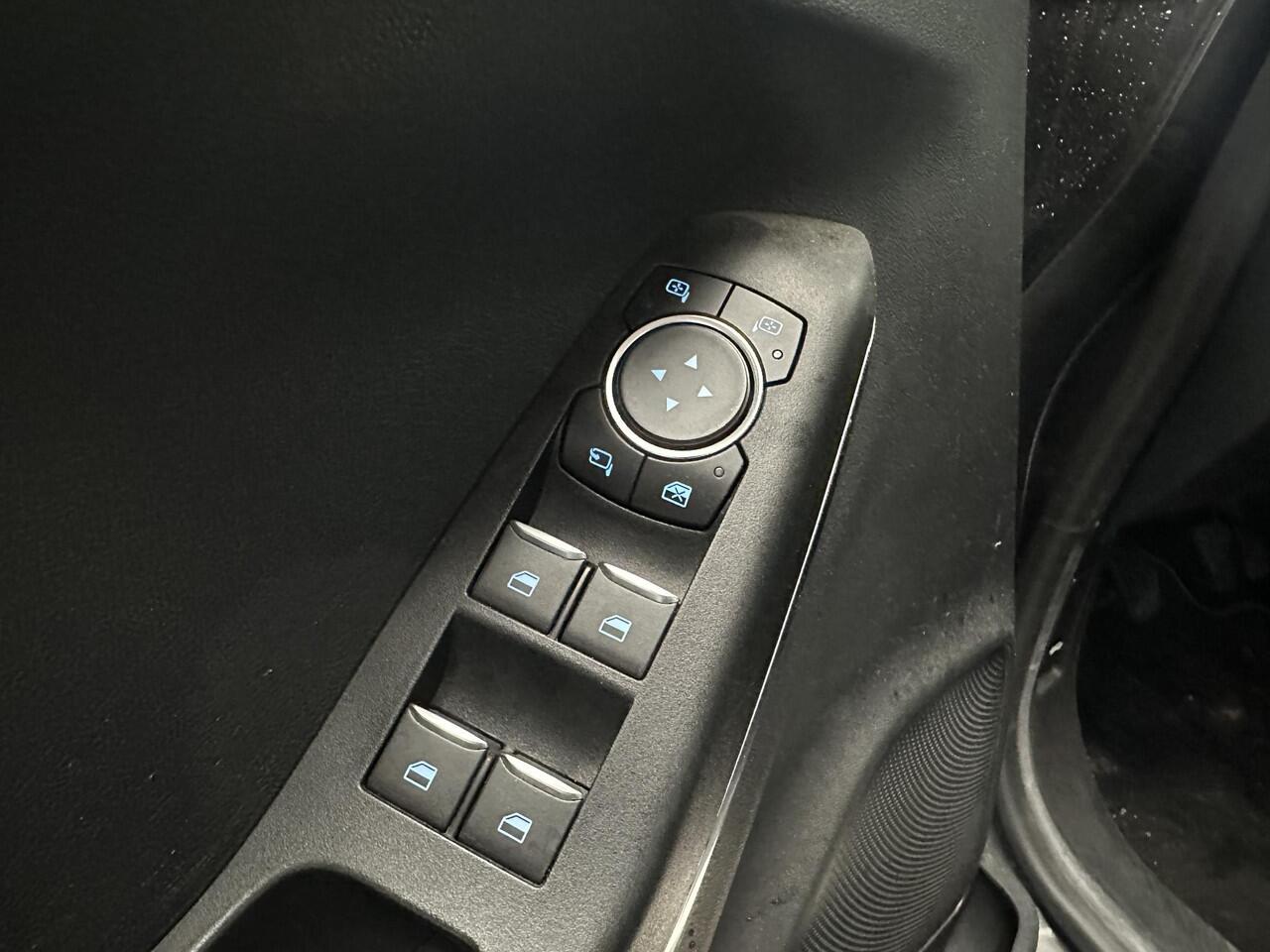 Ford PUMA 1.0 EcoBoost Hybrid Titanium X First Edition Met Panorama schuif/kanteldak, Stoelverwerming, B&O premium geluid, zeer nette auto