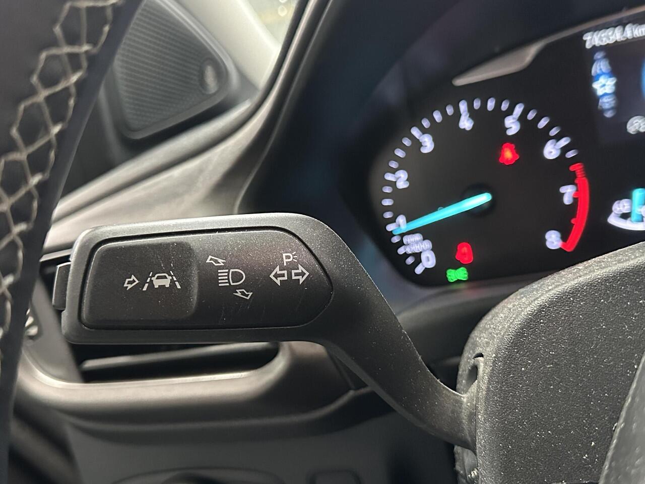 Ford PUMA 1.0 EcoBoost Hybrid Titanium X First Edition Met Panorama schuif/kanteldak, Stoelverwerming, B&O premium geluid, zeer nette auto