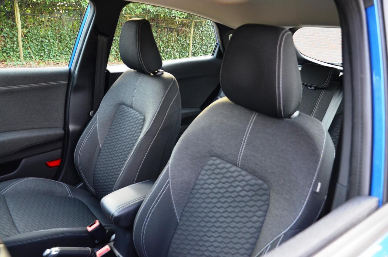 Ford PUMA 1.0 EcoBoost Hybrid Titanium Navi/Pdc/Ecc/Cruise control/Privacy-Glas/17-Inch Lmv/B&O premium audiosysteem/Voorstoel(en) met massagefunctie/Trekhaak-Afneembaar