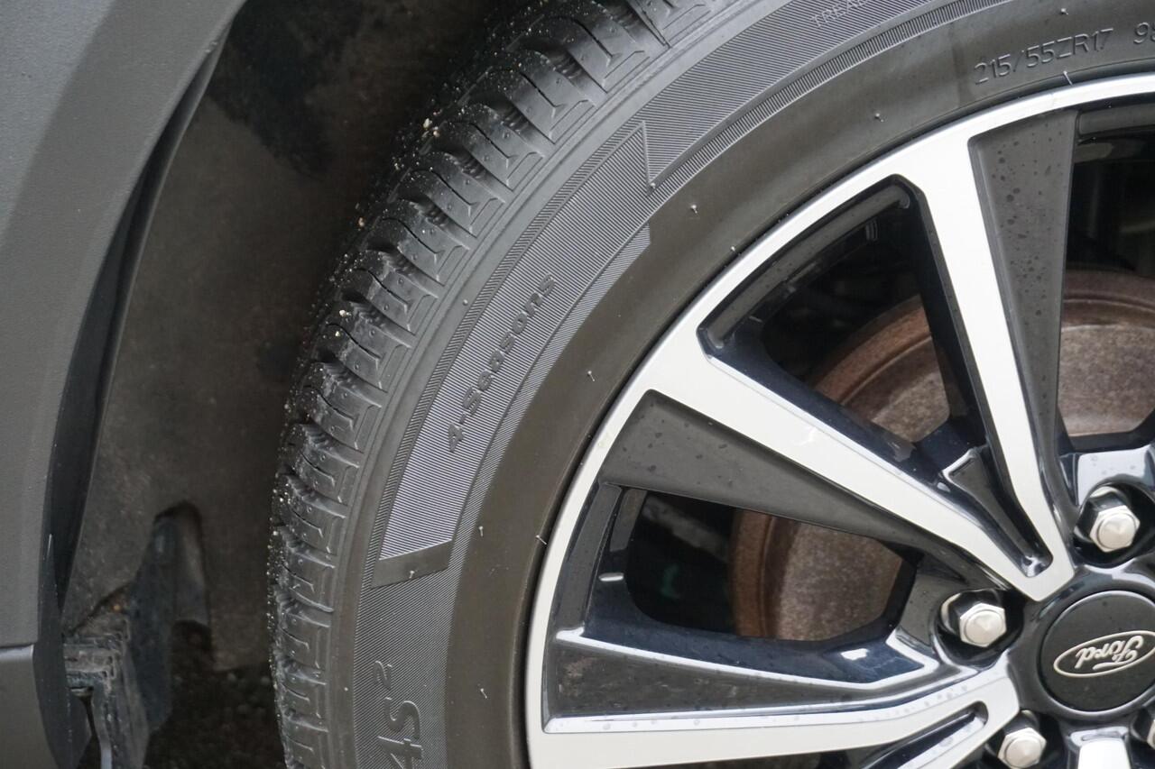 Ford PUMA 1.0 125PKEcoB. Hybrid Titanium/Winterpack/Panodak/ B&O geluidsinstallatie/Trekhaak/All-Seasonbanden.