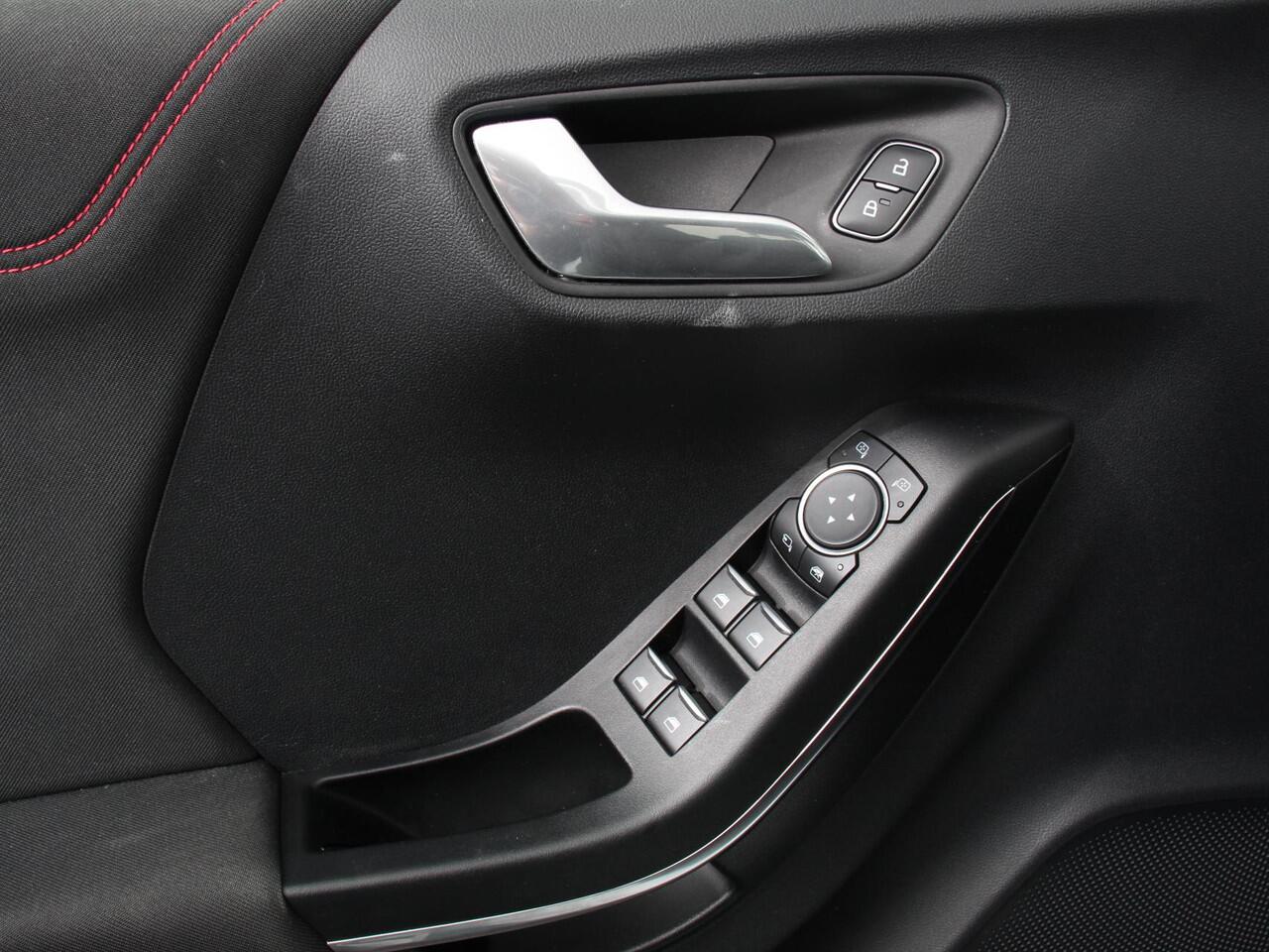 Ford PUMA 1.0 EcoBoost 125pk Hybrid ST-Line | Navigatie | Apple Carplay/Android Auto | Climate Control | Cruise Control | Led | Dab | Verwarmde voorstoelen | Parkeer sensoren | Keyless Entry