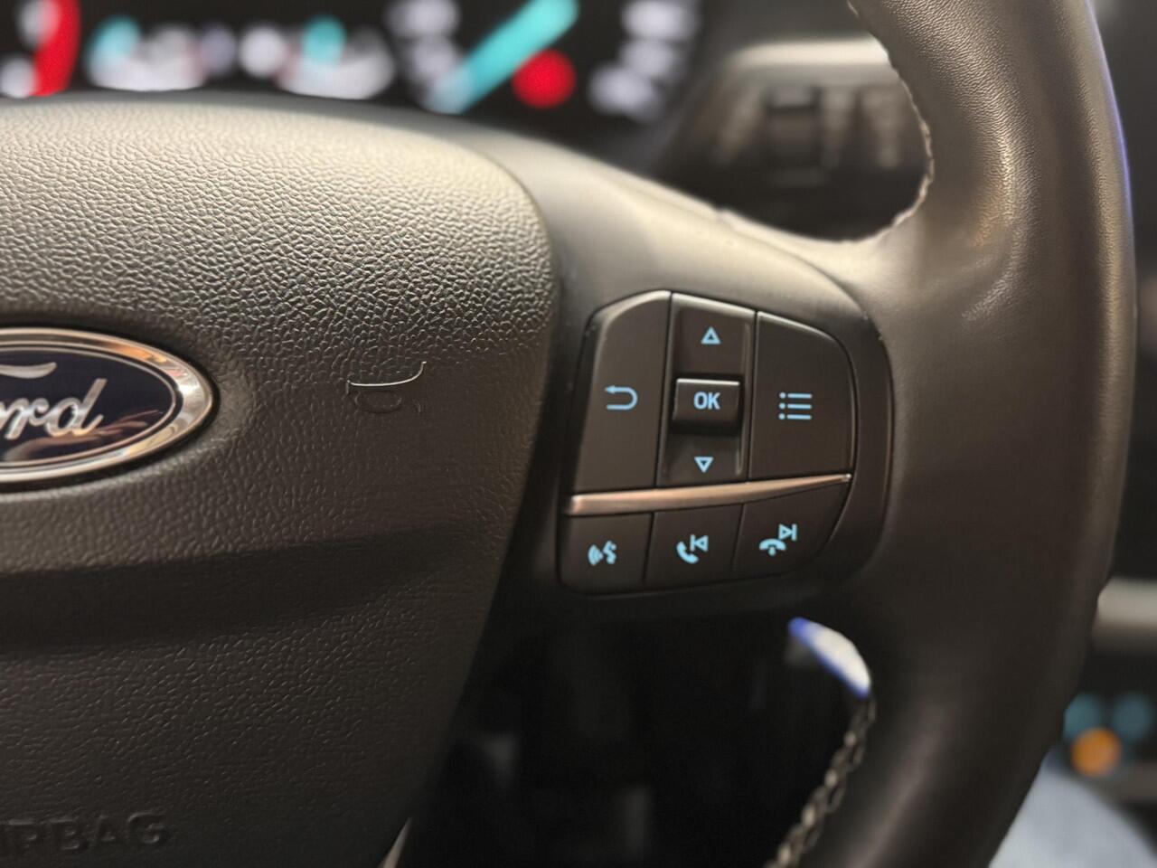 Ford PUMA 125pk Hybrid Titanium-X Navi Climat Winter pack Fabrieksgarantie tot 28-1-2026/ max. 100.000km