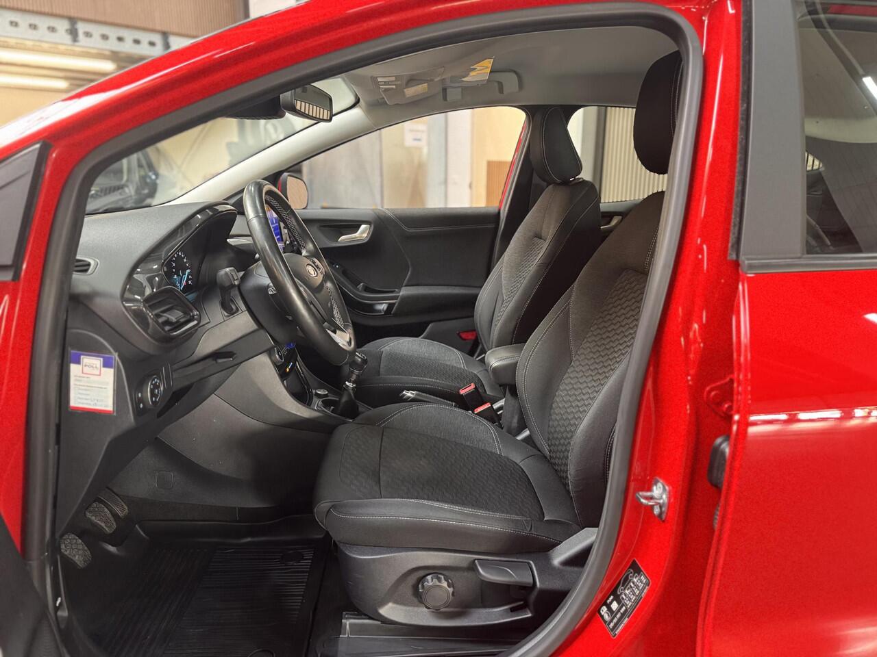 Ford PUMA 125pk Hybrid Titanium-X Navi Climat Winter pack Fabrieksgarantie tot 28-1-2026/ max. 100.000km