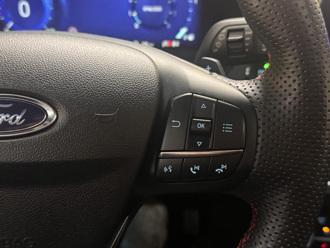 Ford PUMA 1.0 EcoB Hybrid ST-Line X Automaat Panoramadak Navi Winter pack Half Leer 18" LM Dealeronderhouden