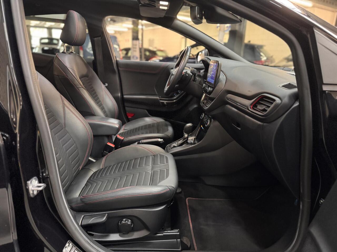 Ford PUMA 1.0 EcoB Hybrid ST-Line X Automaat Panoramadak Navi Winter pack Half Leer 18" LM Dealeronderhouden