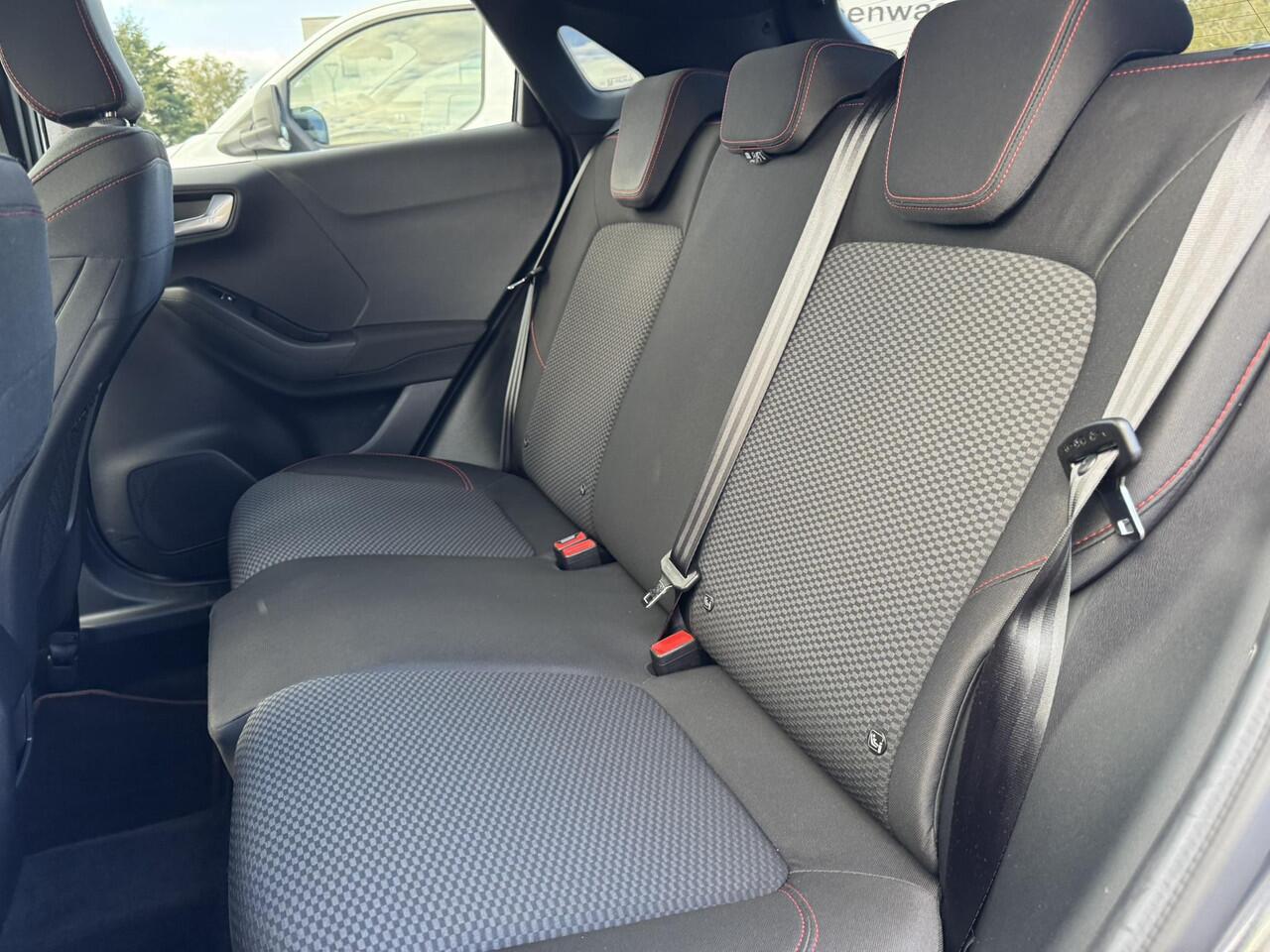 Ford PUMA 1.0 EcoBoost Hybrid ST-Line 125pk Winterpack | Apple Carplay / Android auto | Cruise control | Climate control