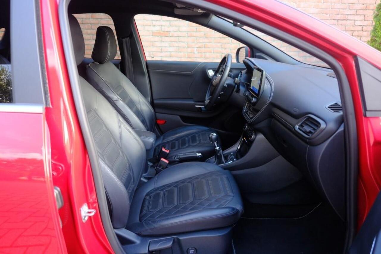 Ford PUMA 1.0 EcoBoost Hybrid 155pk ST-Line X Vignale | Navi | App Connect | Climate | Adaptive Cruise | Panoramakdak | Keyless | B&O Audio | Camera | Winter Pakket