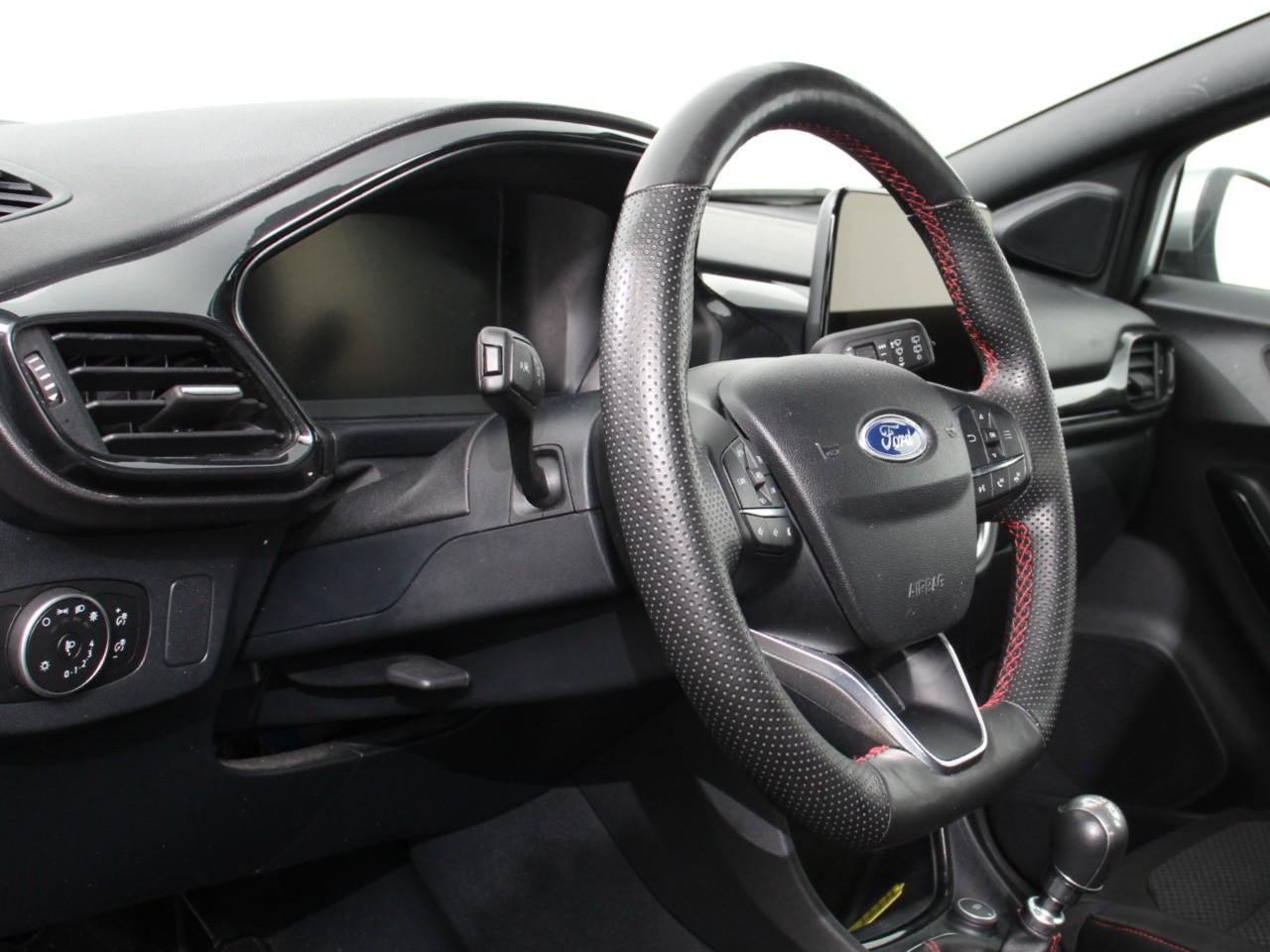 Ford PUMA 1.0 EcoBoost 125pk ST-Line | Navigatie | Virtual cockpit | Climate Control | Cruise Control | Parkeer sensoren | Led | Lichtmetalen Velgen