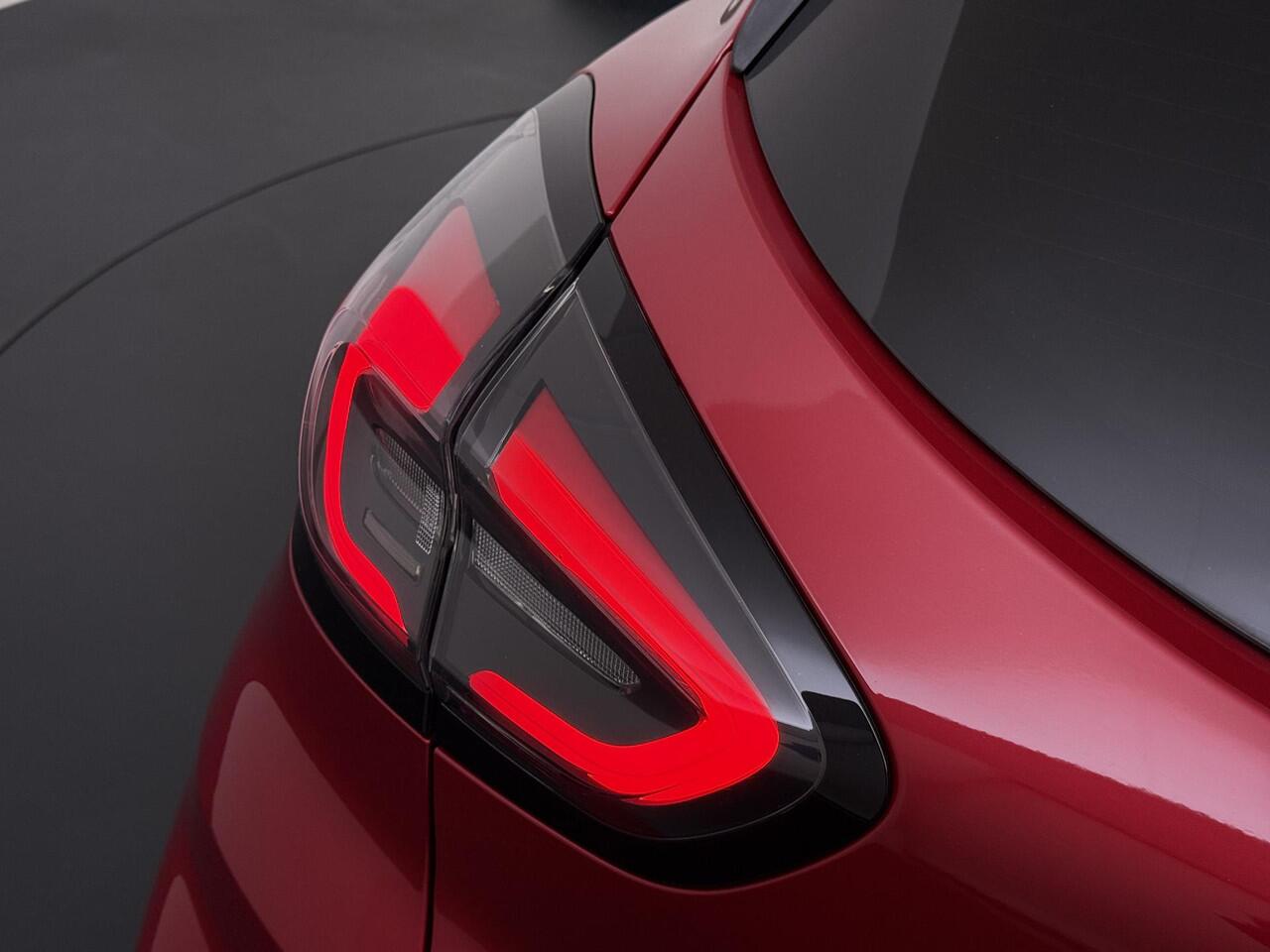 Ford PUMA 1.0 EcoBoost Hybrid ST-Line Vignale VAN ¤ 22.900,- VOOR ¤ 19.877,- Uw LENTEVOORDEEL ¤ 3.023,-!| STOEL/STUUR VERWARMING | APPLECARPLAY/ANDROID AUTO | ELEK. ACHTERKLEP | DODEHOEK | KEYLESS | WINTER PACK | VOORUITVERWARMING| CAMERA| DEALER ONDERHOUDEN