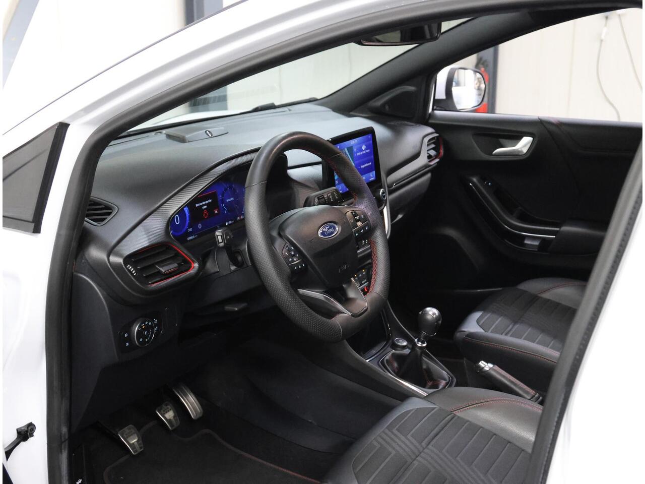 Ford PUMA 125PK Hybrid ST-Line X | B&O | Winterpack | Camera | Climate Control | Adaptieve Cruise Control | Dodehoekdetectie | LEER/Stof | Navigatie | Isofix | LED lampen | Privacy Glass | Parkeersensoren | AppleCarplay/AndroidAuto | Armsteun