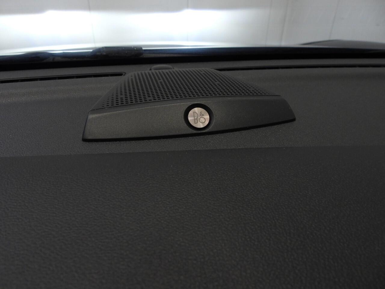 Ford PUMA 1.0 EcoBoost Titanium X NAVI/CLIMA/TREKH./B&O/LED/18"LMV!