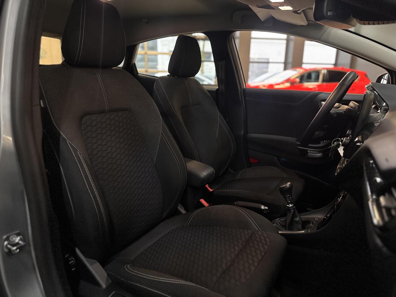 Ford PUMA 125pk Eco Hybrid Titanium Climat Cruise Winter pack 20.000km NL-Auto Dealeronderhouden