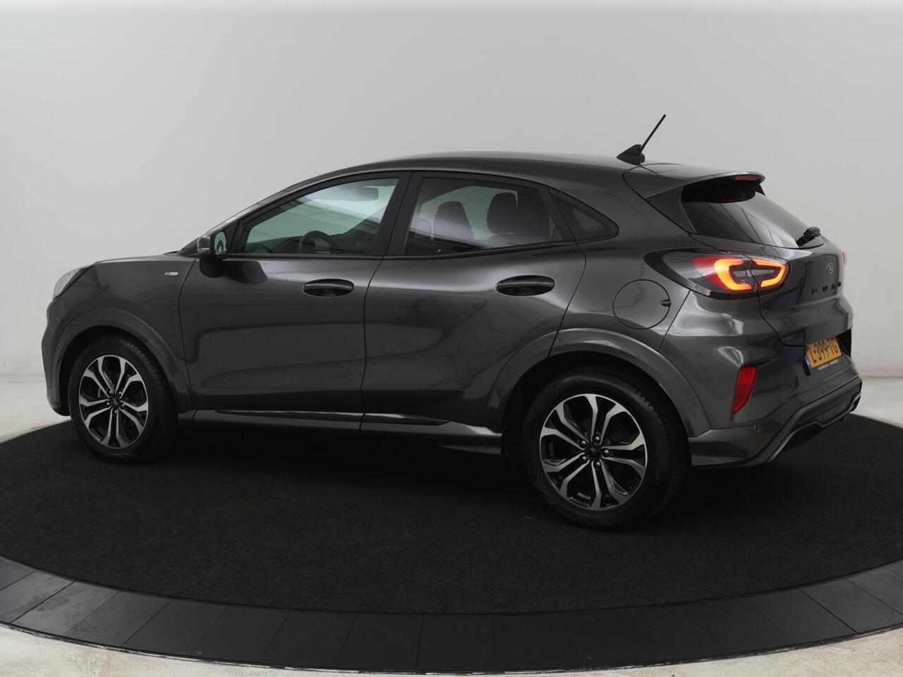 Ford PUMA 1.0 EcoBoost Hybrid ST-Line | Stoel & stuurverwarming | Carplay | Navigatie | Parkeerhulp | Climate control | Digital Cockpit | Verwarmde voorruit | Full LED | Cruise control | Bluetooth