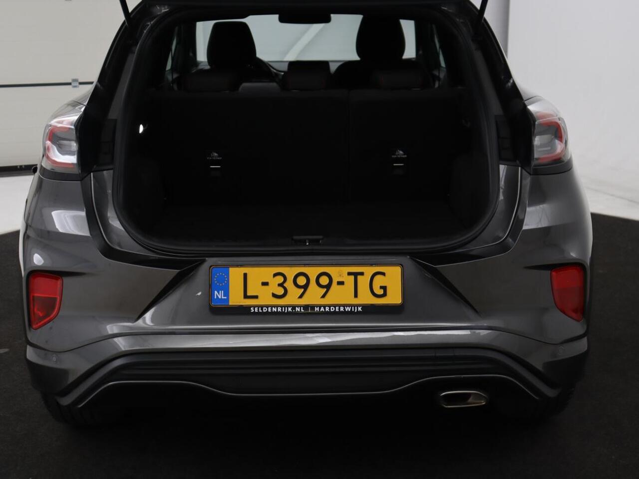 Ford PUMA 1.0 EcoBoost Hybrid ST-Line | Stoel & stuurverwarming | Carplay | Navigatie | Parkeerhulp | Climate control | Digital Cockpit | Verwarmde voorruit | Full LED | Cruise control | Bluetooth