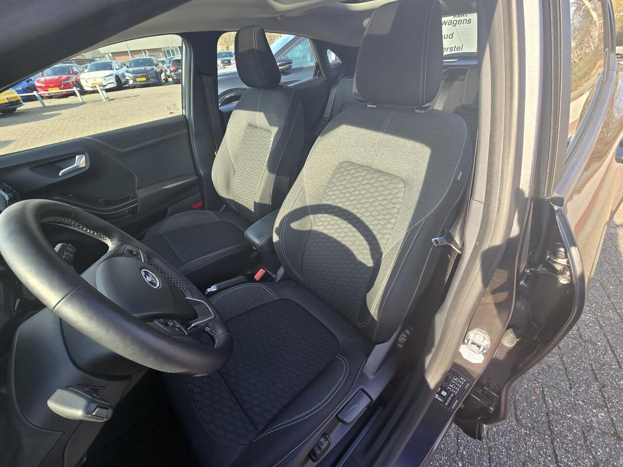 Ford PUMA 1.0 EcoBoost Hybrid Titanium 125pk | Panoramadak | Winter Pack | Achteruitrijcamera