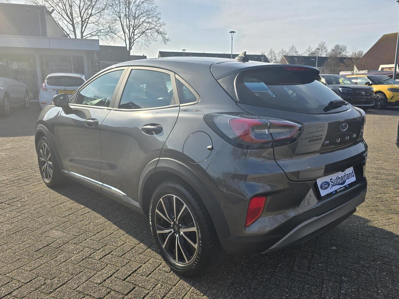 Ford PUMA 1.0 EcoBoost Hybrid Titanium 125pk | Panoramadak | Winter Pack | Achteruitrijcamera