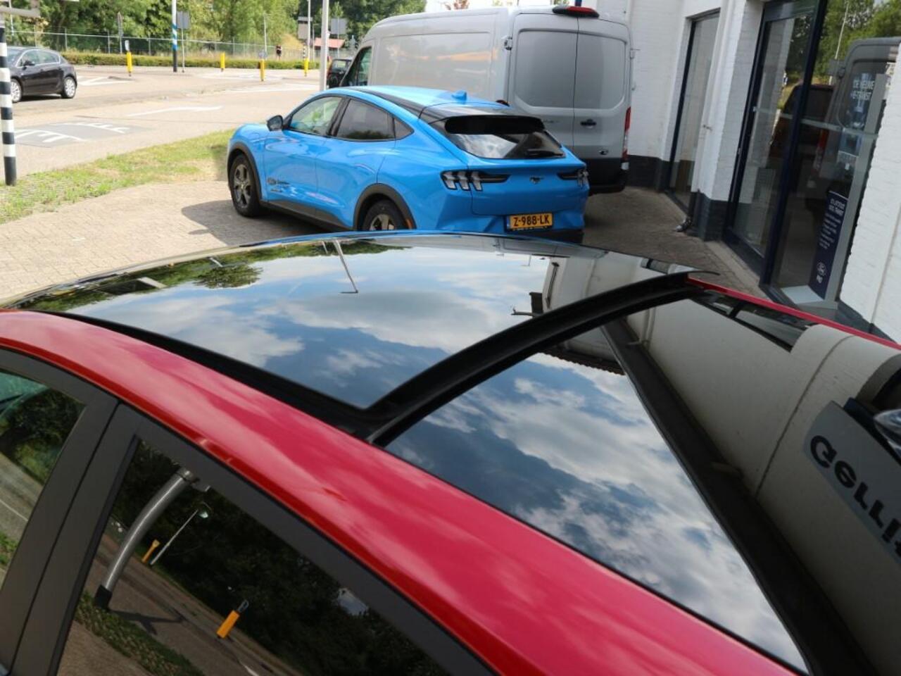 Ford PUMA 1.0 EcoBoost Hybrid ST-Line X * PANO * ADAP CRUISE * BLIS * TREKHAAK * WINTERPAKKET *