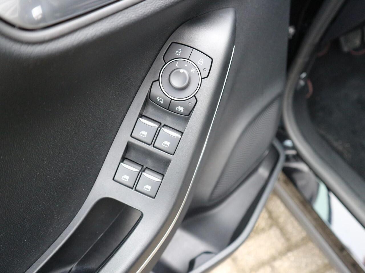 Ford PUMA 1.0 EcoBoost Hybrid ST-Line X * PANO * TREKHAAK * WINTER PAKKET