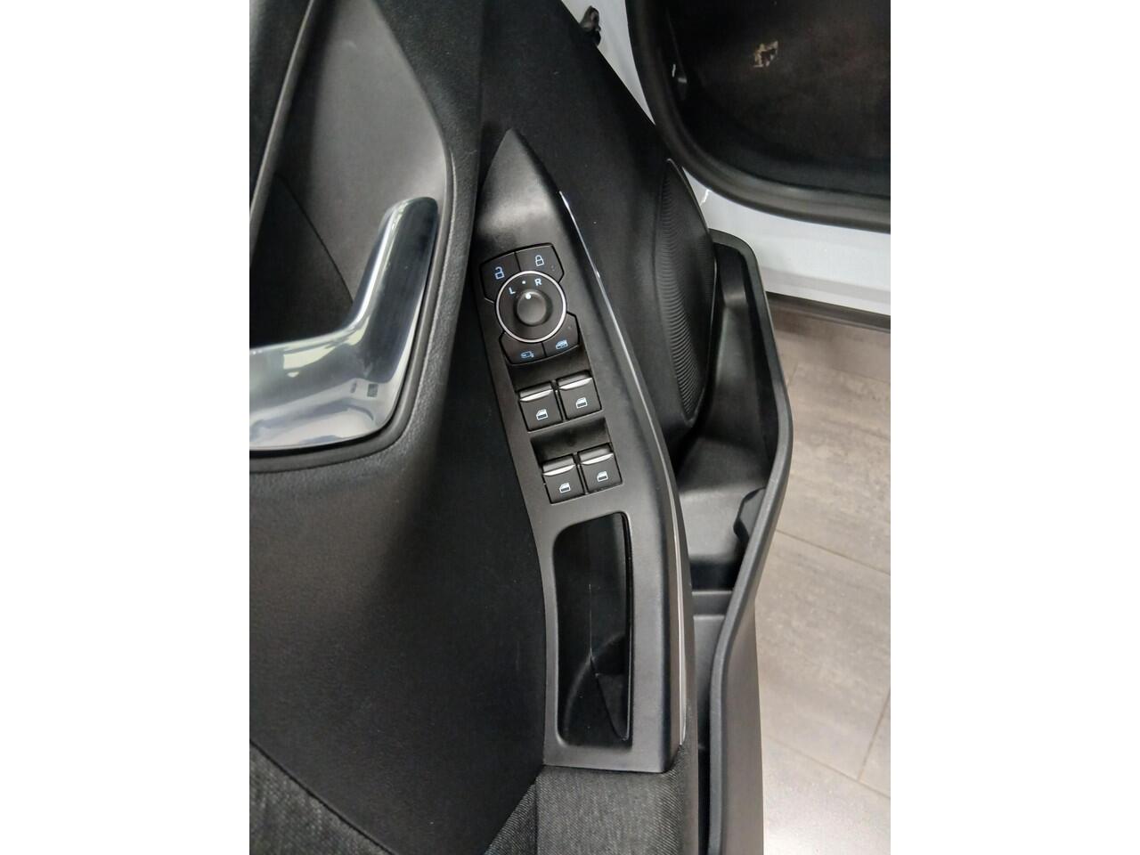 Ford PUMA 1.0 EcoBoost 125PK Hybrid Titanium Winter Pack Trekhaak en gunstige kilometerstand