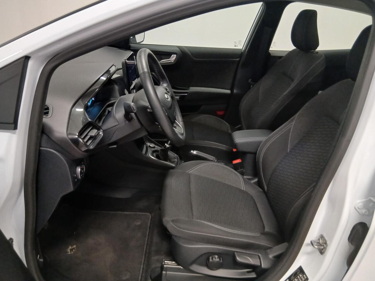 Ford PUMA 1.0 EcoBoost 125PK Hybrid Titanium Winter Pack Trekhaak en gunstige kilometerstand