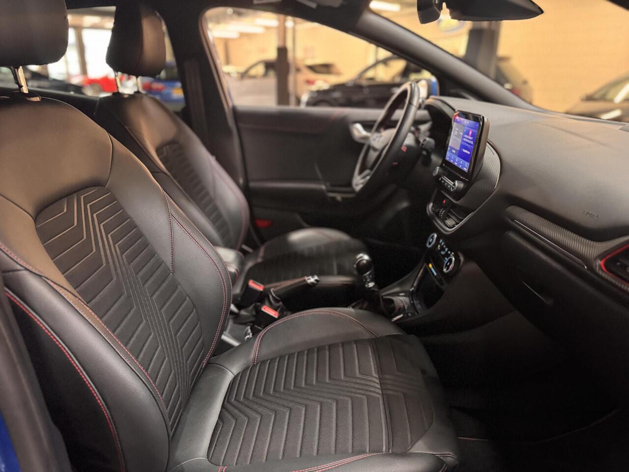 Ford PUMA 155pk Eco Hybrid ST-Line X Leer Trekhaak B&O Navi Climat Cruise 18" LM velgen Privacy glass