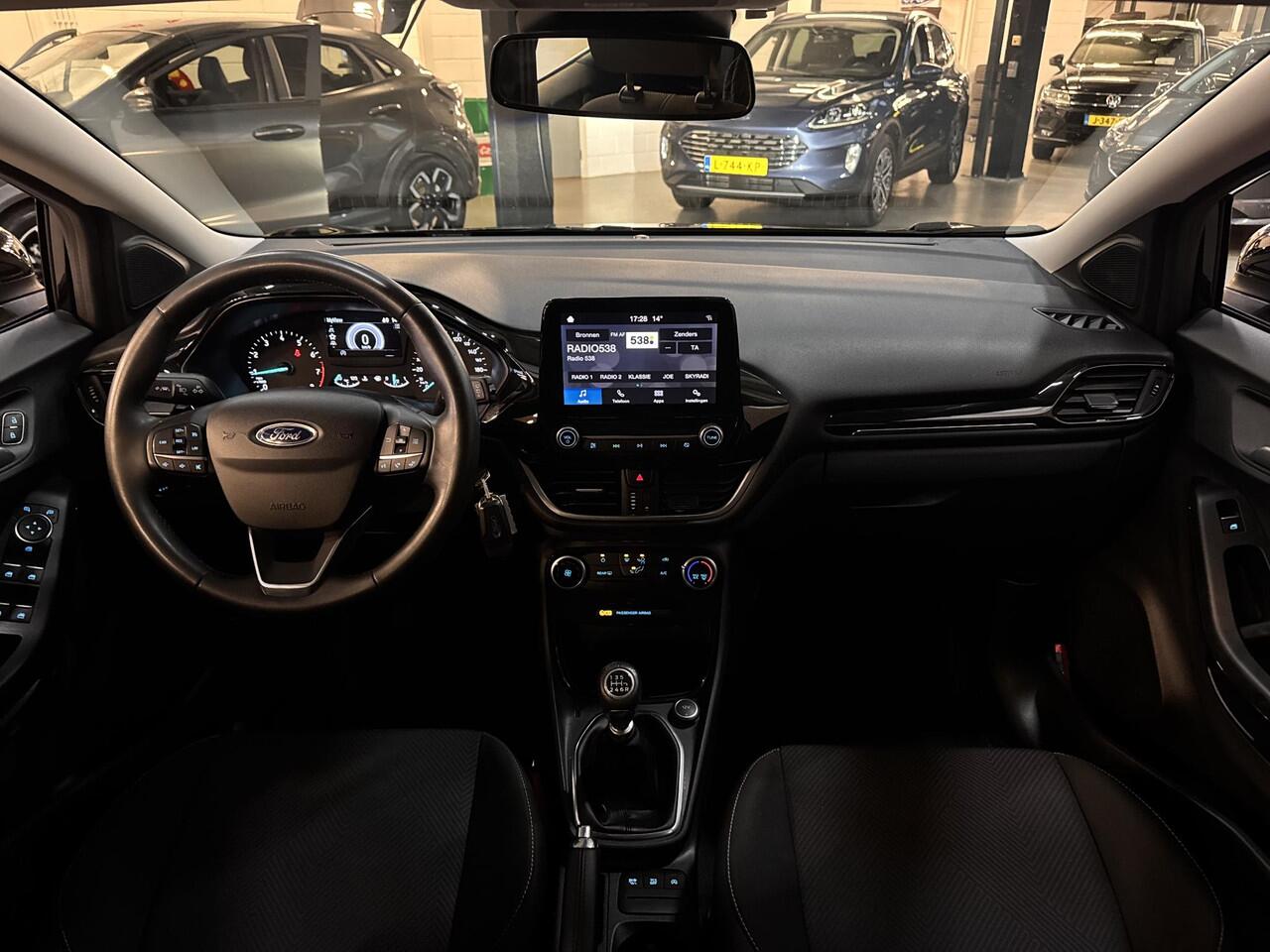 Ford PUMA 1.0 EcoBoost Connected Apple CarPlay Cruise Parkeersensoren 1e Eigenaar Dealeronderhouden