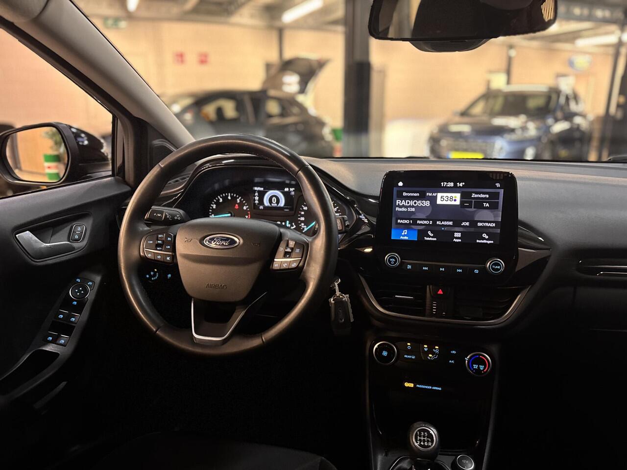 Ford PUMA 1.0 EcoBoost Connected Apple CarPlay Cruise Parkeersensoren 1e Eigenaar Dealeronderhouden