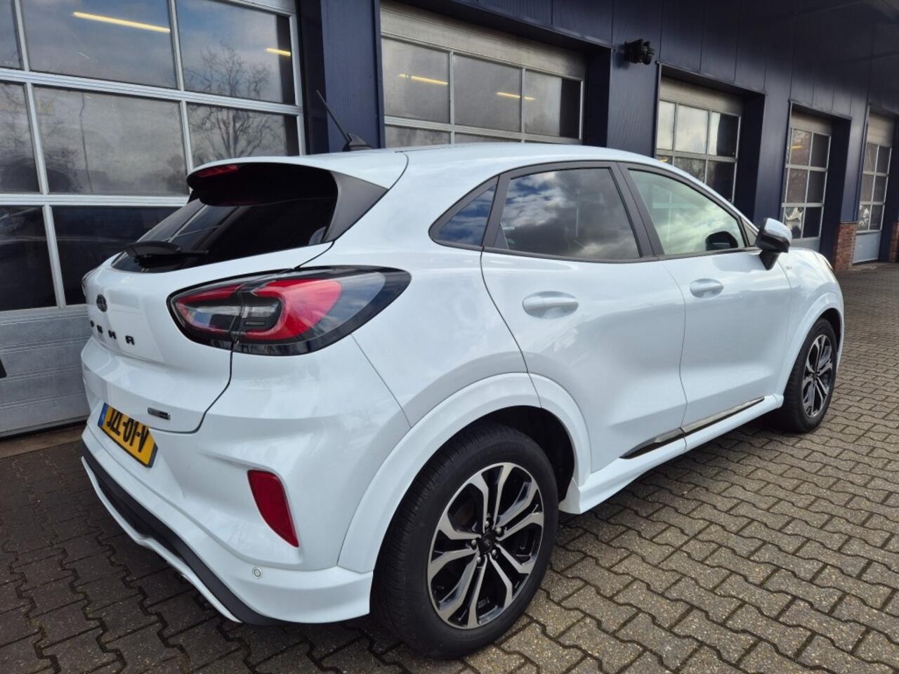 Ford PUMA 1.0 EB HYB. ST-LINE Stuur/stoel verwarming, Carplay, Camera, ALL IN prijs.
