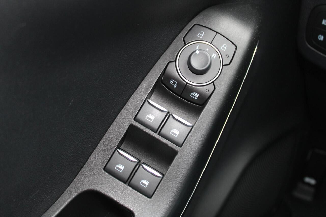 Ford PUMA 1.0 EcoBoost Hybrid ST-Line X | 19 inch | Camera | PDC V+A | Climate Control | Adaptive cruise control | Navigatie | Privacy Glass