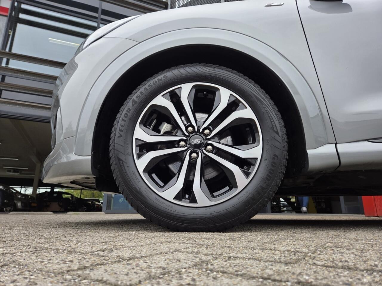 Ford PUMA 125PK Hybrid ST-Line | Stoelverw. | Navi