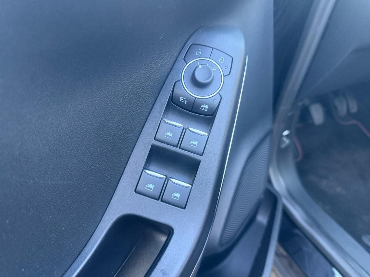 Ford PUMA 1.0 EcoBoost Hybrid ST-Line | Stoel/Stuurverwarming | Apple Carplay/Android Auto | Parkeersensoren | Climate Control | Cruise Control | Navigatie