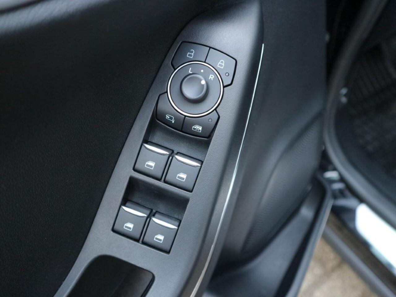 Ford PUMA 1.0 EcoBoost ST-Line X Vignale * ADAP CRUISE * TREKHAAK * CAMERA * LEER *