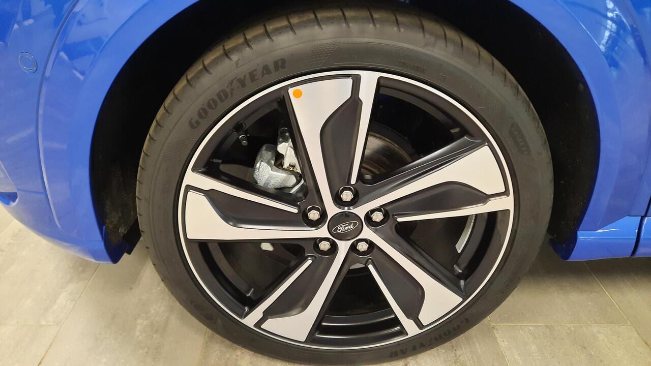 Ford PUMA 1.0 EcoBoost 155PK Hybrid ST-Line X | Zwart dak en spiegels | Driver Assistance Pack | Adaptieve Cruise Control | BLIS | Camera | 19" LMV |