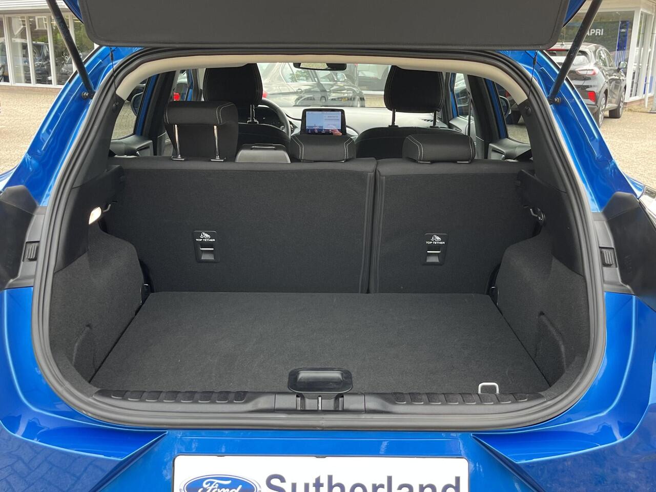 Ford PUMA 1.0 EcoBoost Hybrid Titanium 125pk | Winterpack | SYNC 3 Navigatie | Parkeersensoren achter | Contrasterend Dak |