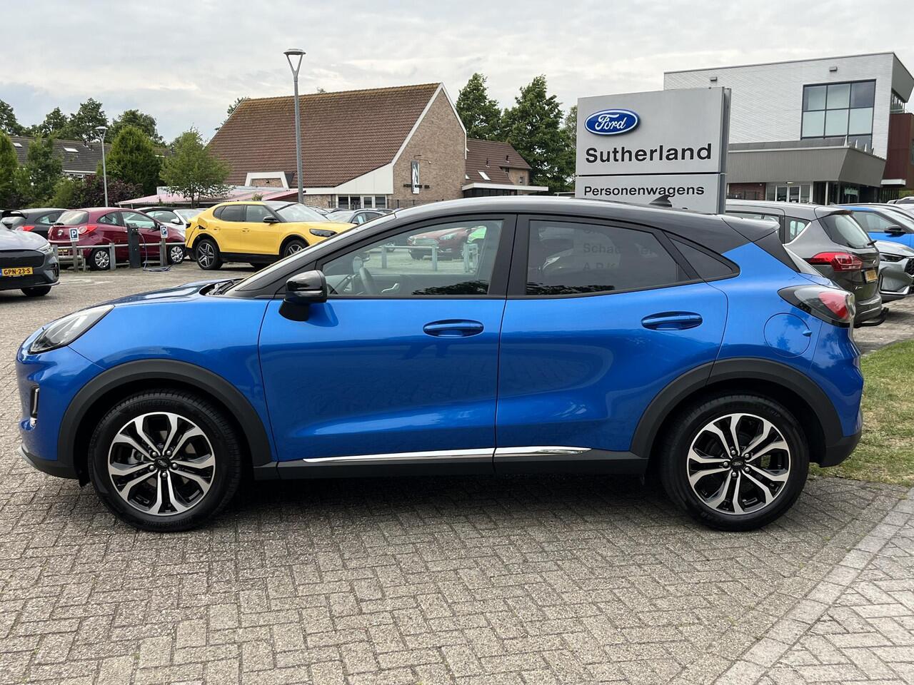 Ford PUMA 1.0 EcoBoost Hybrid Titanium 125pk | Winterpack | SYNC 3 Navigatie | Parkeersensoren achter | Contrasterend Dak |