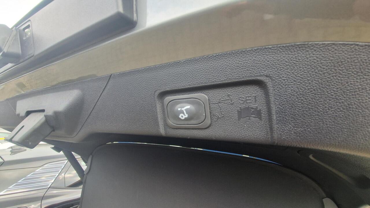 Ford PUMA 1.0 EcoBoost Hybrid ST-Line X 155pk Automaat | Panoramadak | Afneembare trekhaak | Winter Pack | Adaptive cruise control | 360 graden camera | Bang&Olufsen | Elektrsiche achterklep | Matrix LED