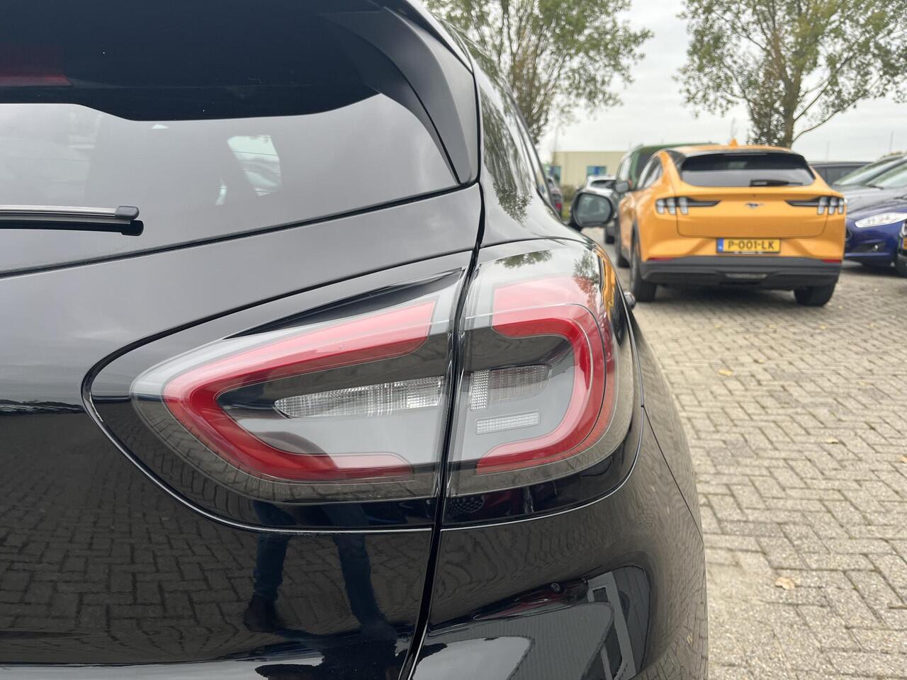 Ford PUMA 1.0 EcoBoost Hybrid ST-Line X 125pk | Driver Assistance Pack | Matrix Led Koplampen | Winterpack | All Weather banden | Panorama dak