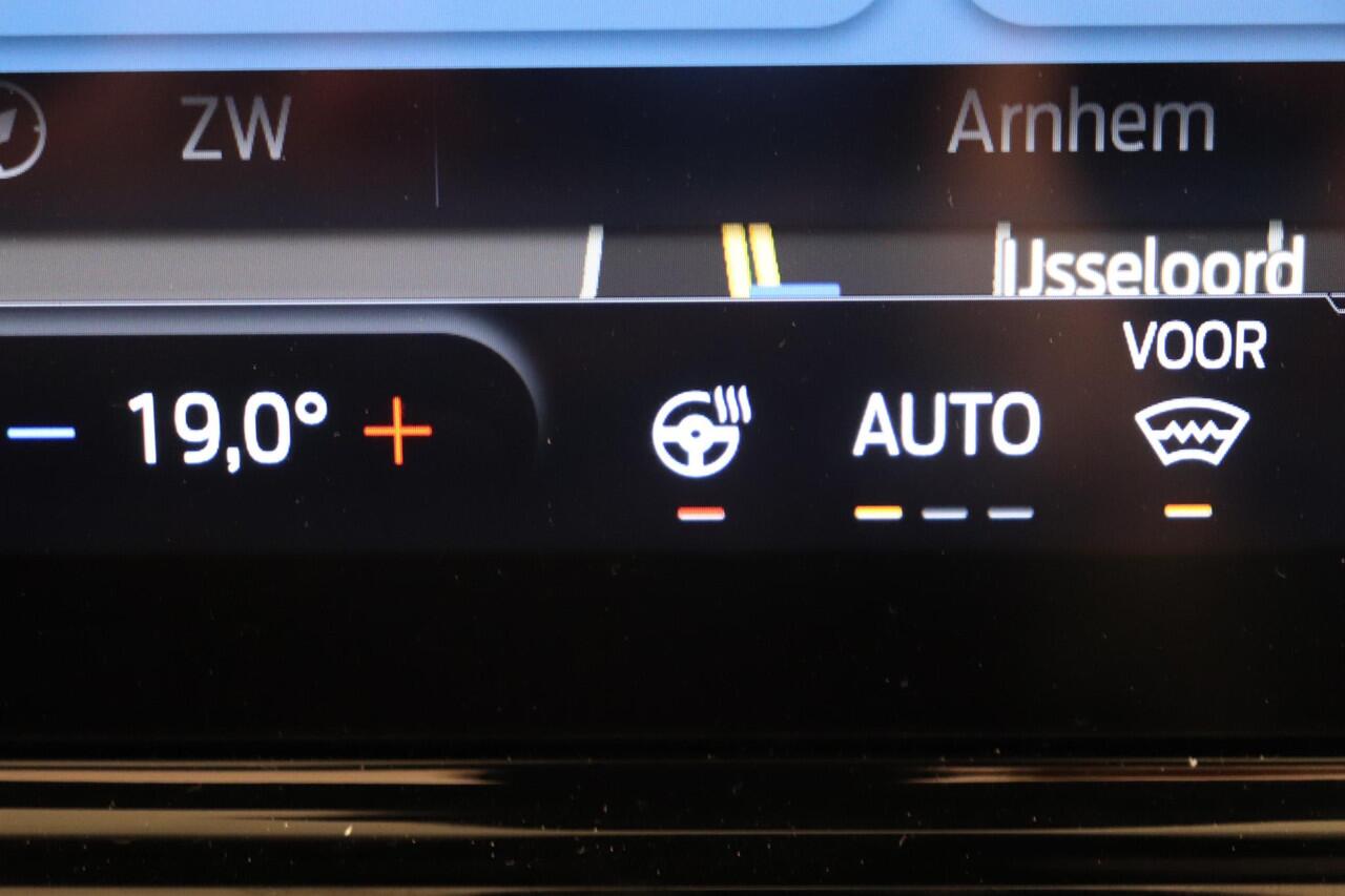 Ford PUMA 1.0 EcoBoost Hybrid ST-Line | Camera | Adaptieve cruise control | Panoramadak | Elektr Achterklep | Climate control | Stuur stoel en voorruitverwarming |