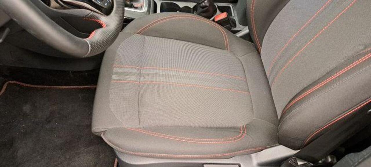 Ford PUMA 1.0 EcoBoost Hybrid ST-Line 125pk | Winterpack | Driver Assistance Pack | Trekhaak afneembaar | Panorama dak | Matrix Led | 19 inch licht metaal | Reserve wiel | Comfort Pack