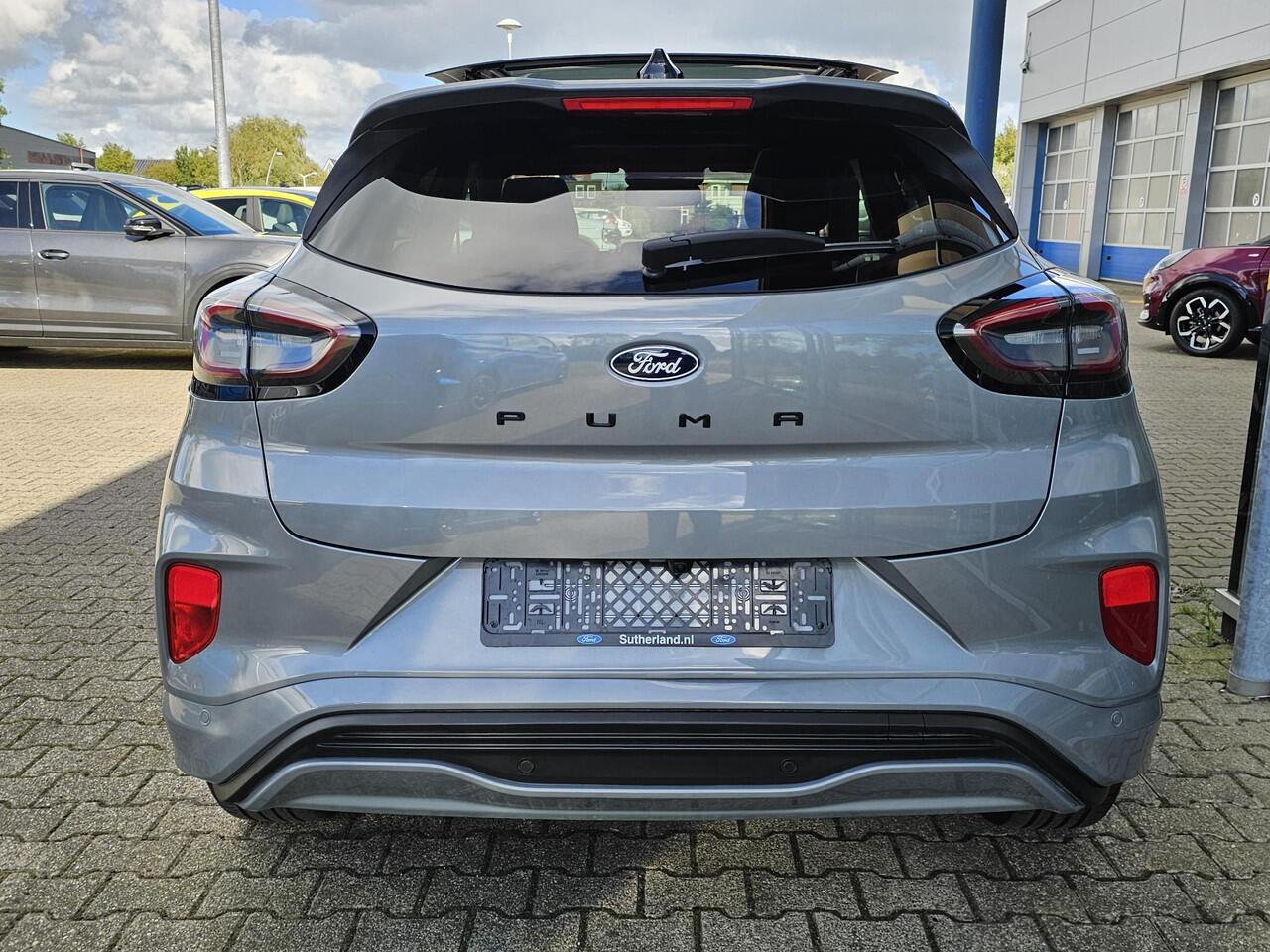 Ford PUMA 1.0 EcoBoost Hybrid ST-Line X 155pk Automaat | Panoramadak | Afneembare trekhaak | Winter Pack | Adaptive cruise control | 360 graden camera | Bang&Olufsen | Elektrsiche achterklep | Matrix LED