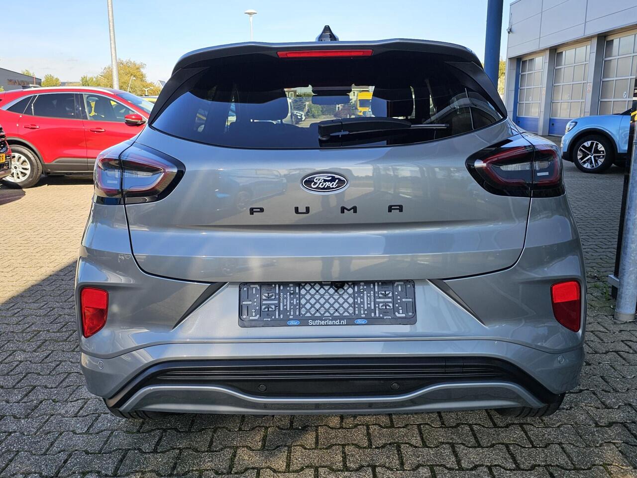 Ford PUMA 1.0 EcoBoost Hybrid ST-Line X 155pk Automaat | Panoramadak | Afneembare trekhaak | Winter Pack | Adaptive cruise control | 360 graden camera | Bang&Olufsen | Elektrsiche achterklep | Matrix LED