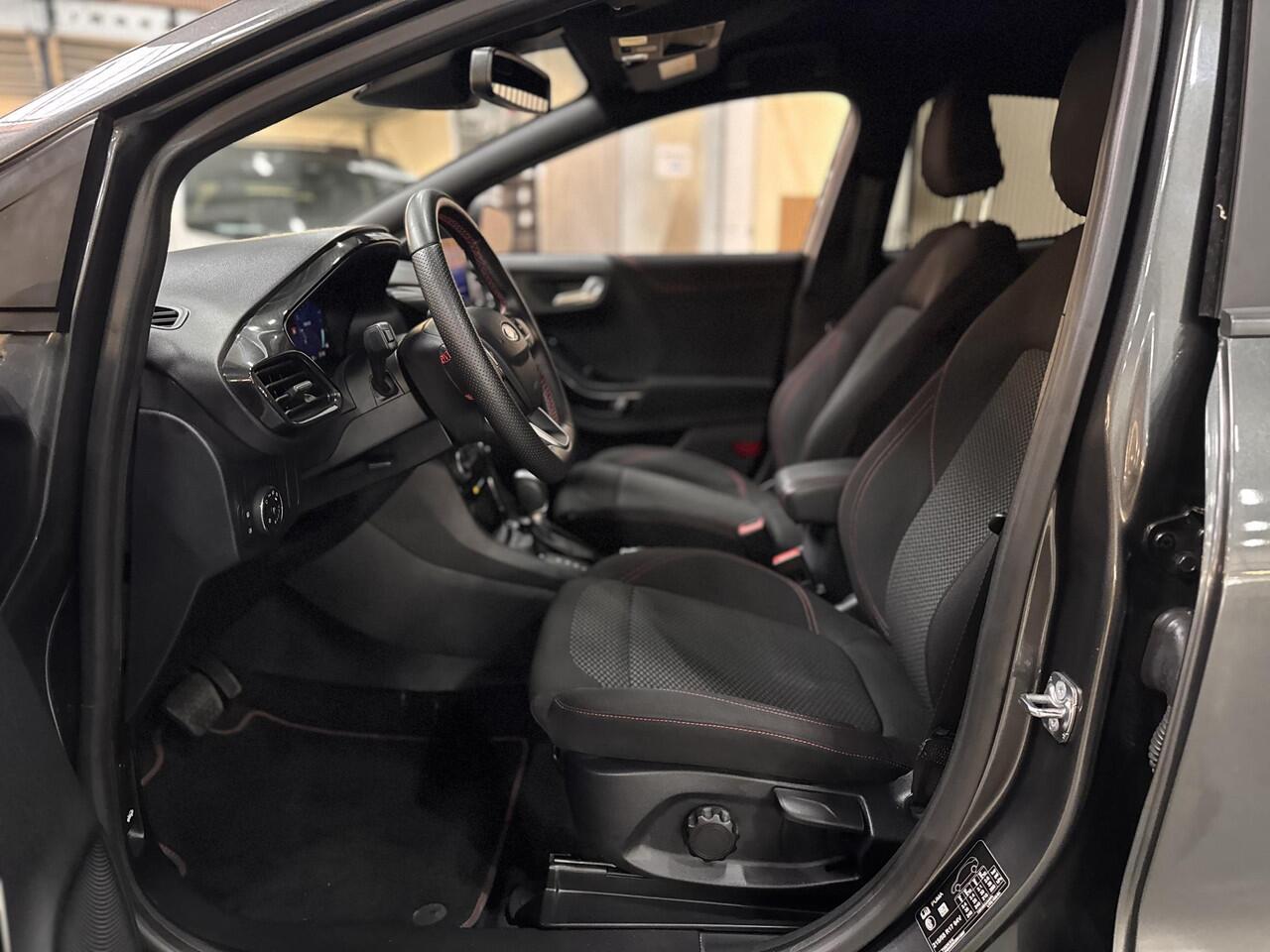 Ford PUMA Eco Hybrid Automaat ST-Line Navigatie Climat Cruise control Parkeersensoren Fabrieksgarantie