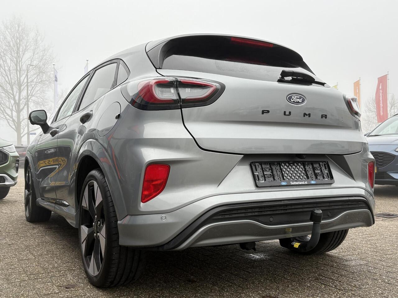 Ford PUMA 1.0 EcoBoost Hybrid ST-Line 125pk | Winterpack | Driver Assistance Pack | Trekhaak afneembaar | Panorama dak | Matrix Led | 19 inch licht metaal | Reserve wiel | Comfort Pack