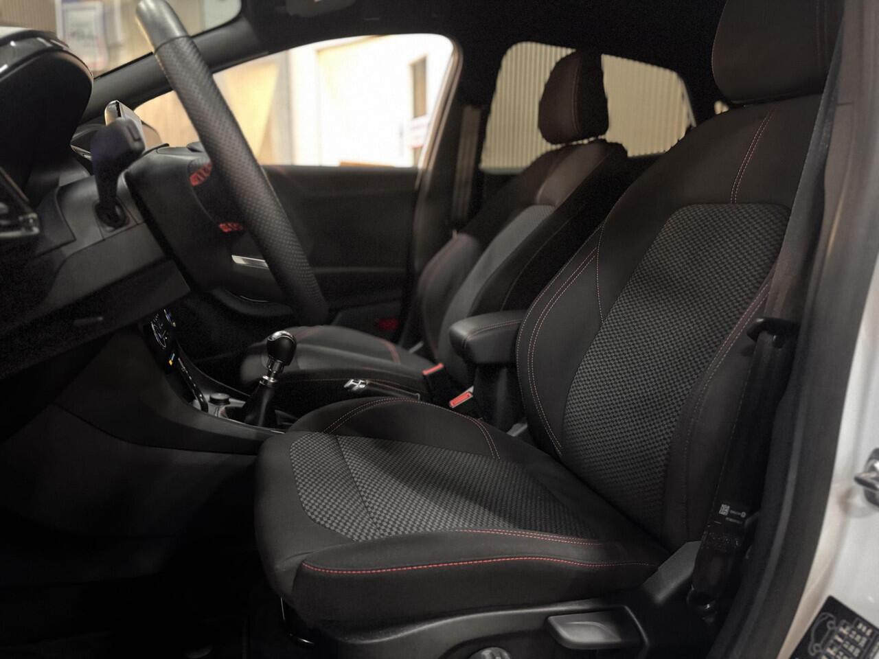 Ford PUMA 1.0 Eco Hybrid ST-Line Navigatie Camera Winter Parking pack Privacy glas Dealeronderhouden NL-Auto