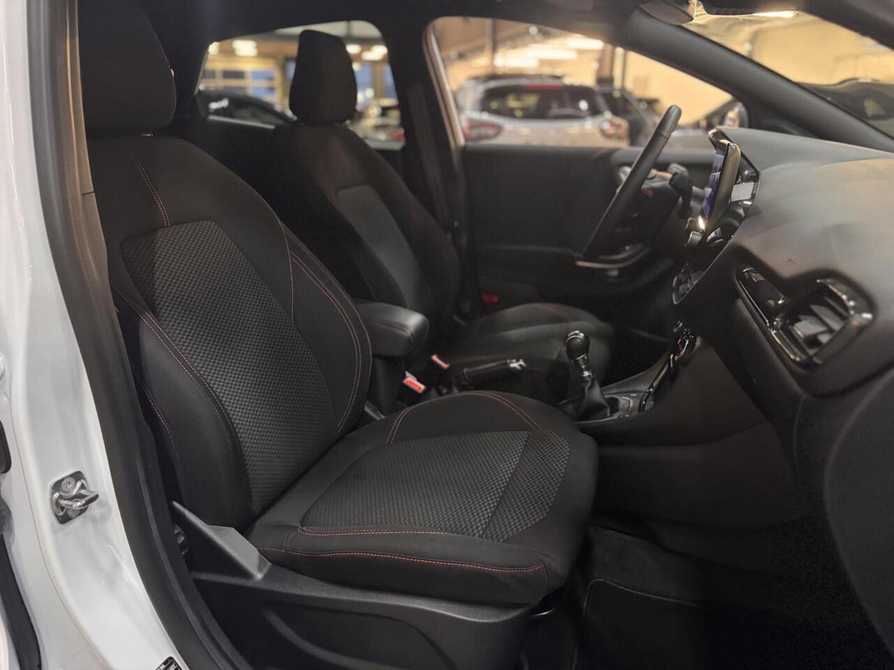 Ford PUMA 1.0 Eco Hybrid ST-Line Navigatie Camera Winter Parking pack Privacy glas Dealeronderhouden NL-Auto